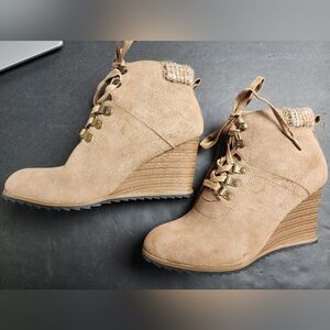 Nautica Ankle Boots 9.5 Tan Lace-Up Wedge Beige Women's New
